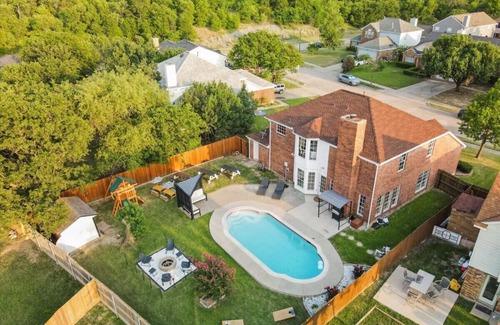 Dallas Villa | Unique 5BR Mountain View W Pool, Fire Pit, 16 Ppl