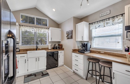 Oviedo House | 🧡 Unique 6/3, Pool, Pergola, 🎥 Movie/Game Room, UCF, Disney, Beaches, 5⭐!