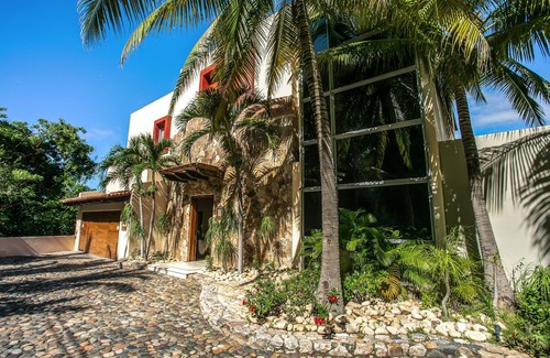 Mismaloya Villa | Unique and private luxury vacation villa 14BD