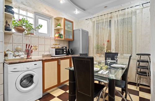 Sector 1 Apartment | Unique and Spacious Haven: Garden, BBQ & Courtyard