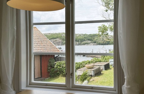 Hamburgsund House | Unique beach villa with own jetty in Hamburgsund | SE09068