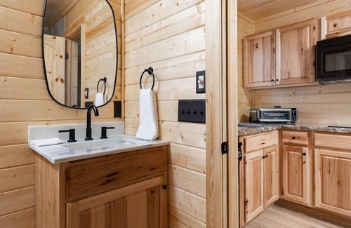 Bluff City Cabin | ⚡️Unique Cabin Studio, in ❤️ of Tri Cities