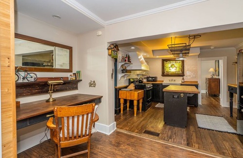 Hermitage House | Unique Charm, Conveniently Located