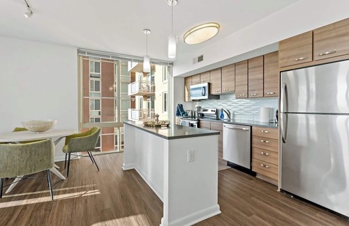 Tysons Apartment | Unique Collection | Luxury | Balcony| Rooftop Pool