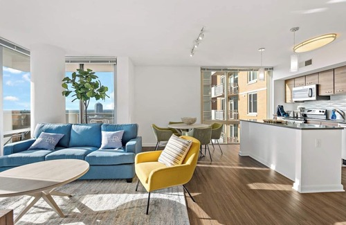 Tysons Apartment | Unique Collection | Luxury | Balcony| Rooftop Pool
