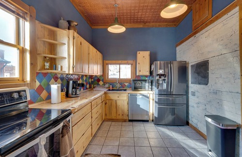 Victor House | Unique Colorado Mountain Retreat: Near Pikes Peak!