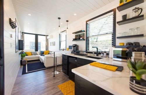 Waco Apartment | Unique Container Home with Rooftop Deck