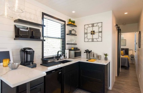 Waco Apartment | Unique Container Home with Rooftop Deck