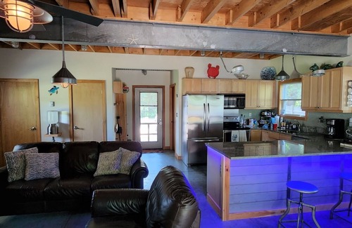 Charlestown House | Unique contemporary cottage near the beach in the quaint town of Charlestown