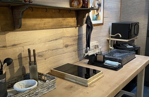 Hesdin House | Unique cosy Petite Maison with luxury jacuzzi