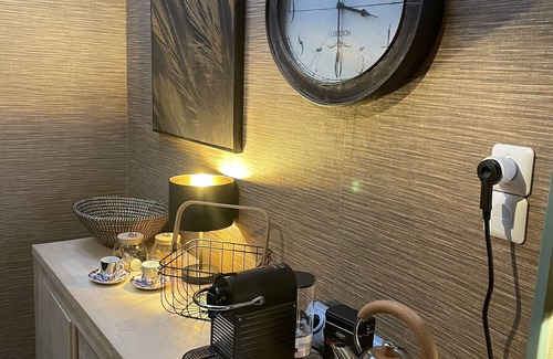 Hesdin House | Unique cosy Petite Maison with luxury jacuzzi