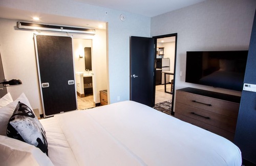 Lititz Hotel | Unique Design, King Bed-Free Wifi-Let Hotel Rock Lititz Deliver a VIP Experience