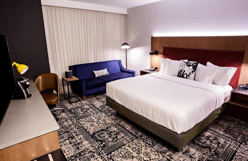 Lititz Hotel | Unique Design, King Bed-Free Wifi-Let Hotel Rock Lititz Deliver a VIP Experience