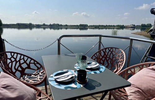 Lathum House | Unique experience on the water.
