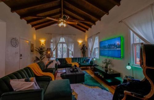 Midtown House | Unique Extravagant 4bed&4bath Miami home