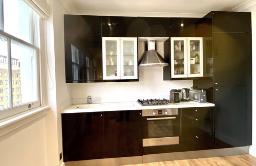 Queen's Gate Apartment | *Unique Flat in South Kensington/Super King bed*