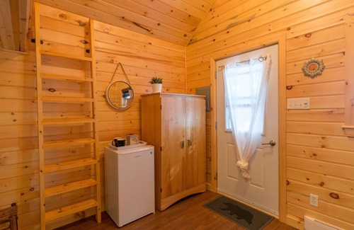 Lunenburg County Cabin | Unique glamping experience - Bunkies on the Lake