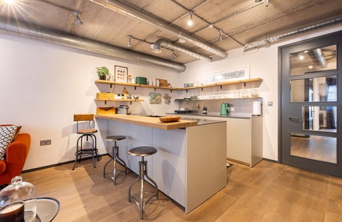 Waterloo Apartment | Unique Loft-Style Apartment in Central London
