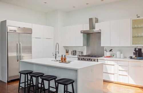 West Town Apartment | Unique Luxury Fulton Market Penthouse - Sleeps 32