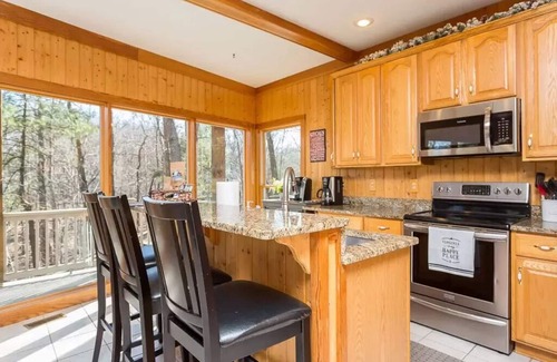Massanutten Cabin | Unique Massanutten Lodge, Hot Tub, Game Room w/foosball and Gorgeous Views!