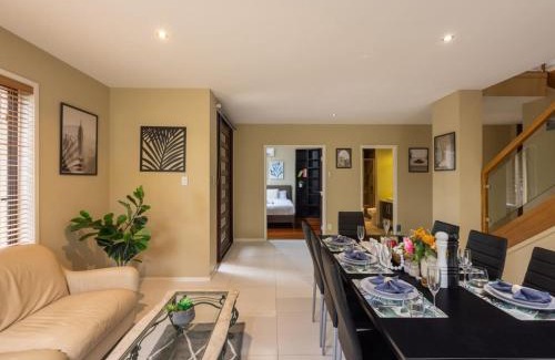 Stretton House | Unique Modern 4BR House for Your Getaway Stretton