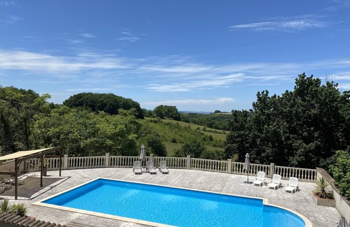 Lacepede House | Unique, open plan stone barn with stunning features and views.