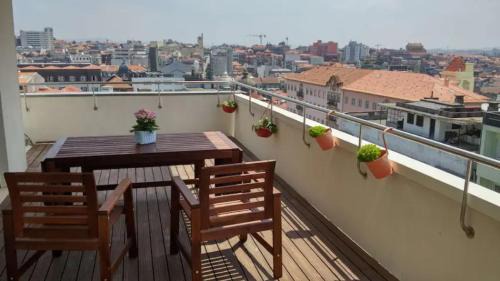 Centro / Baixa Apartment | Unique Penthouse Porto near Livaria Lello - 40m2 Terrace and Free Parking