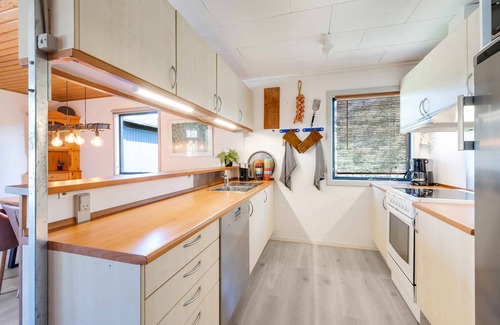 Hoensinge House | Unique place with tennis court for the active
