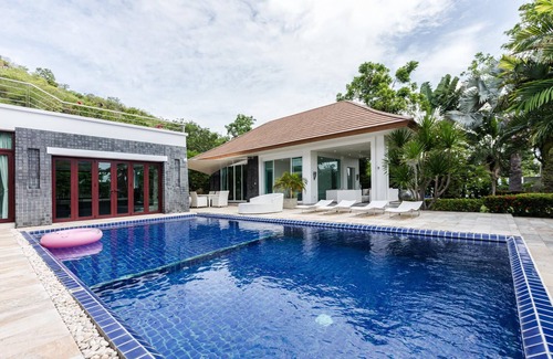 Khao Tao Villa | Unique Pool Villa with 5 Bedrooms and Sea View (PM-C1)