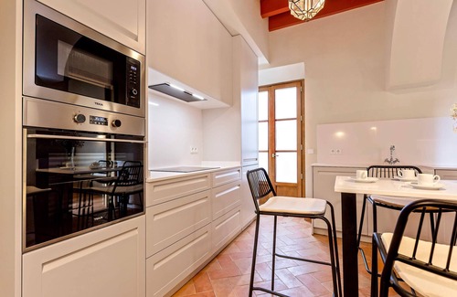 Santa Cruz Apartment | Unique Sevillian House with terrace and pool. Casa Pimienta