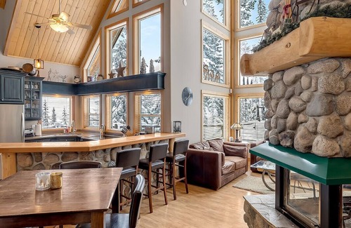 Okanagan-Similkameen Cabin | Unique ski cabin at Apex Mountain