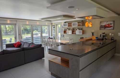 Thruxton House | Unique, Spacious, Self-Built Eco House with Huge Garden and Movie Room