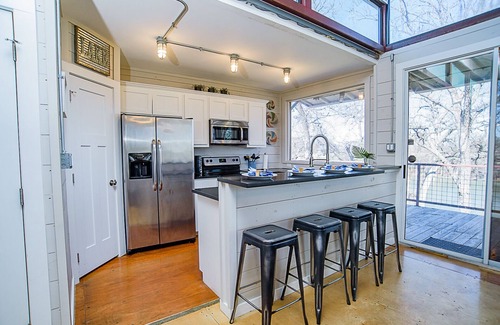 McQueeney Cabin | Unique Stay-Guadalupe River-Container Home