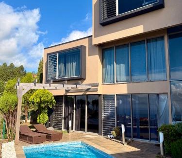Faaa Apartment | Unique suite piscine vue mer