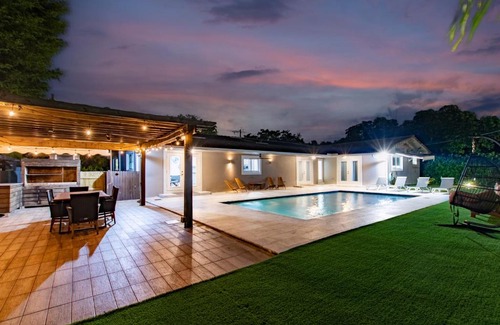 North Miami Beach Villa | Unique Villa with a Cabana, Arg Grill, Pool & Mini Golf