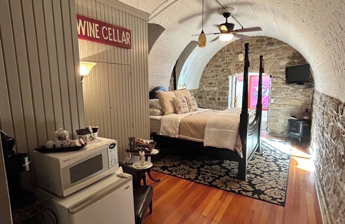 Hermann Bed & Breakfast | Unique wine cellar suite in the heart of Downtown Hermann!
