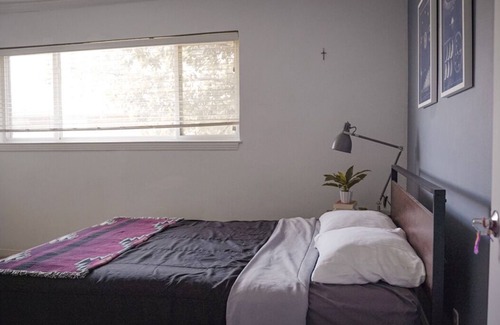 Oak Lawn Condo | Uniquely Designed Creative Space