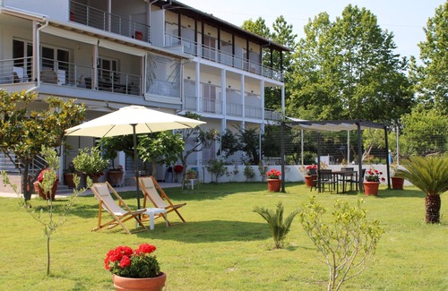 Skotina Apartment | Uniquely situated holiday flat, directly on the fine sandy beach, with far-reach
