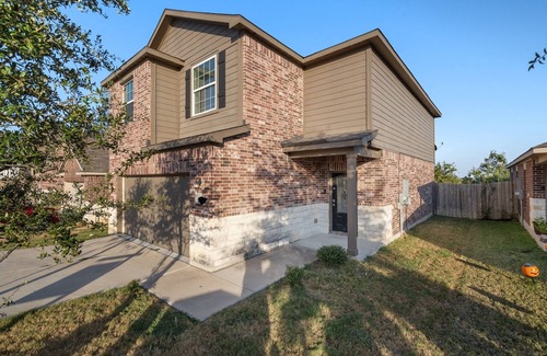 Manor House | Uniquely styled Home 20mins to Austin -COTA -TESLA
