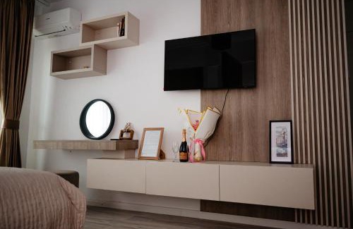 Iasi Apartment | Unirea Towers Deluxe Apartment Modern & Chic