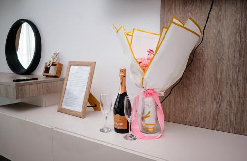 Iasi Apartment | Unirea Towers Deluxe Apartment Modern & Chic