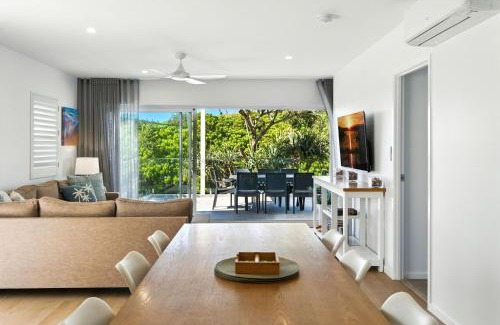 Point Arkwright Apartment | Unit 2 Beach Gallery