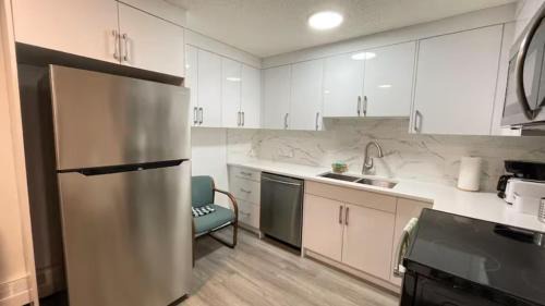 Town Centre Apartment | Unit #204 Cozy Mountain View 2BR in Canmore Downtown