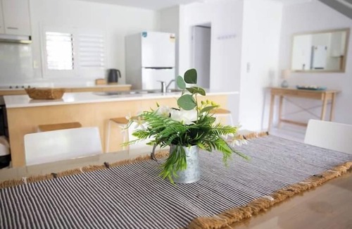 Noosaville Apartment | Unit 88 - Tropical Getaway in 2 Bedroom Unit in 4* Resort