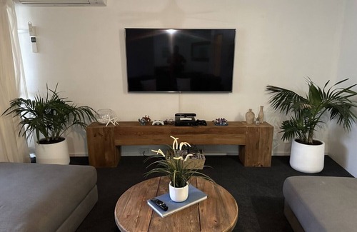 Bongaree Apartment | Unit in the best location of Bribie, walking distance to everything!
