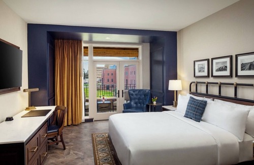 Fitzsimons Hotel | Unit in vibrant Aurora near Cherry Creek State Park, and Aurora Arts District