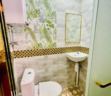 Tsim Sha Tsui House | United Co-Operate Guest House (7/F)