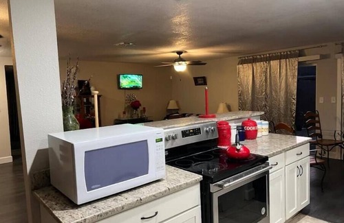 Pine Hills House | Univ Studios,Sea World, Disney World, Camping World Stadium,Tinker Field Complex