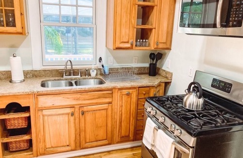 Duckpond House | University House - 8 Bedrooms - Walk to UF/Stadium