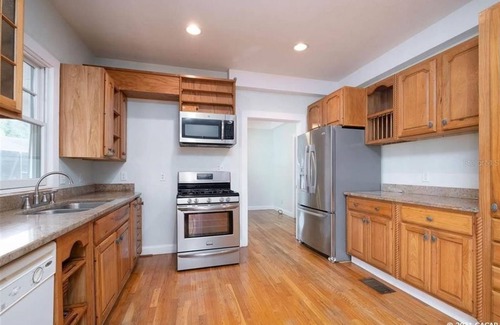 Duckpond House | University House - 8 Bedrooms - Walk to UF/Stadium